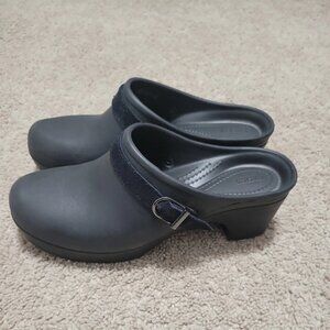 CROCS Sarah Slip On Comfort Mules Clogs Women Size 9 Black Buckle Strap